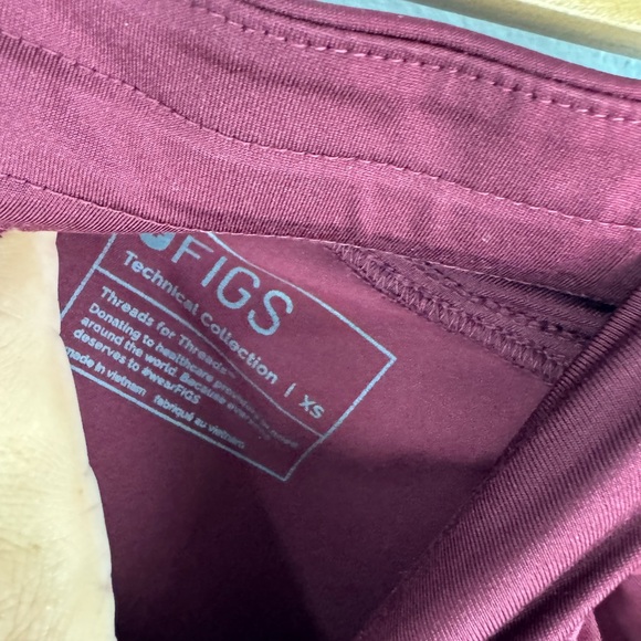 Figs Zamora Classic Jogger Scrub Pants in Classic Burgundy - Picture 7 of 9